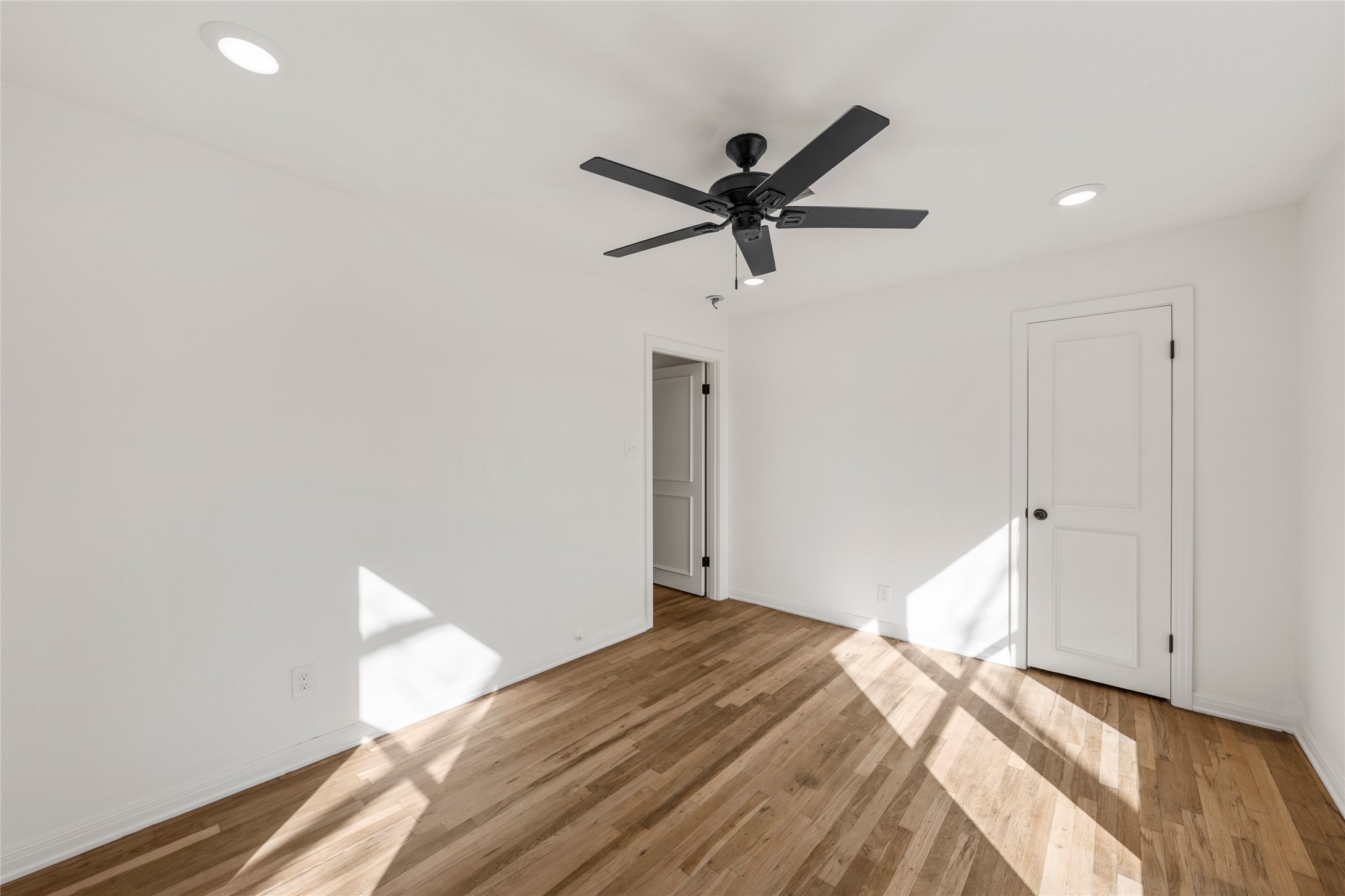 1104 W 10th Street
