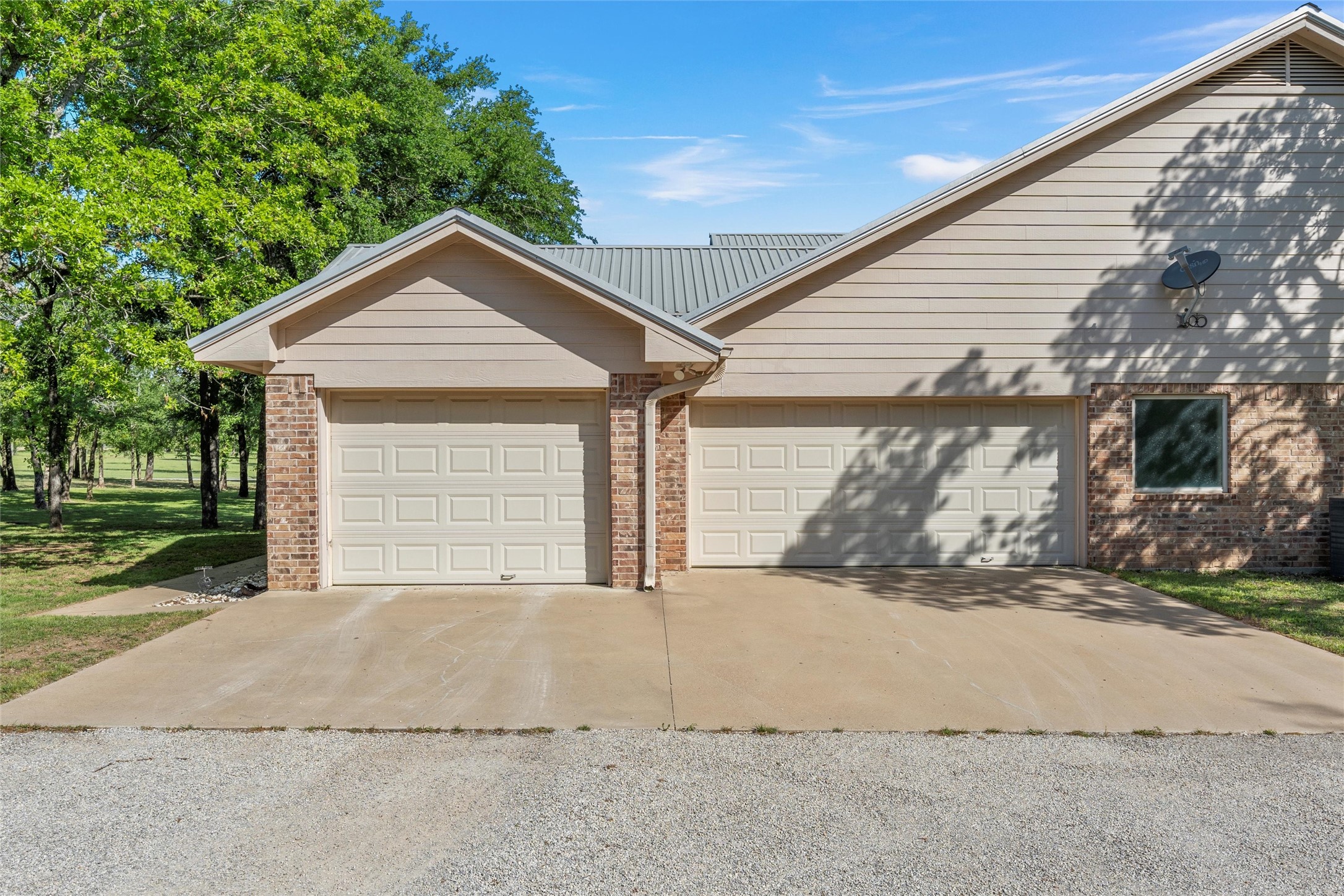 511 Private Road 1408