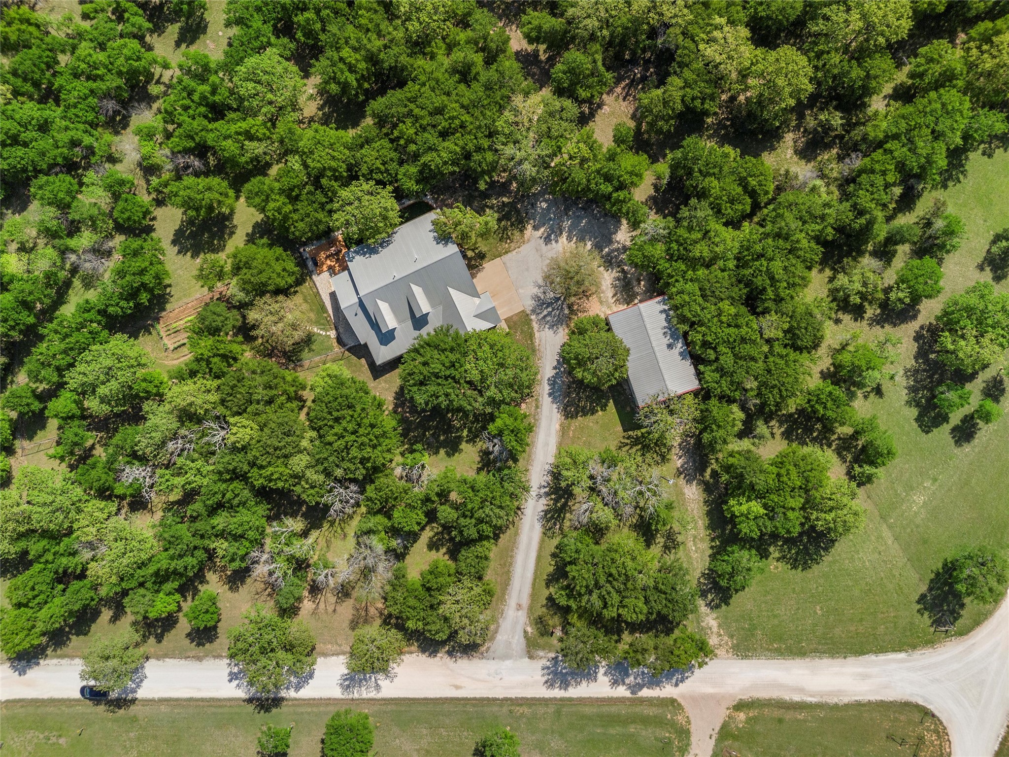 511 Private Road 1408