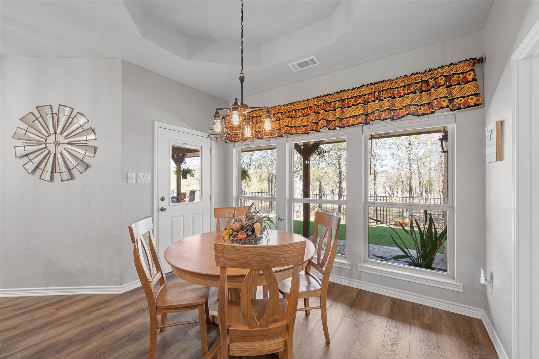 511 Private Road 1408