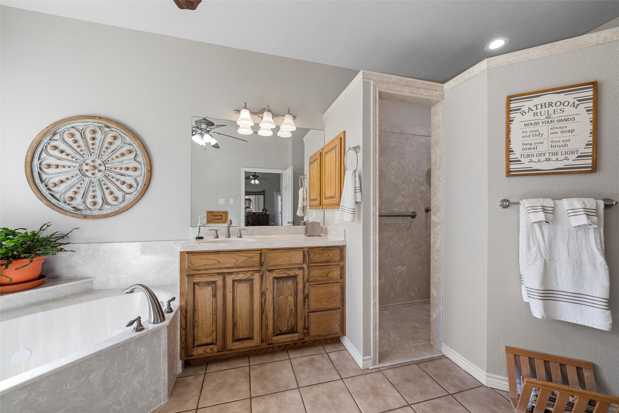 511 Private Road 1408