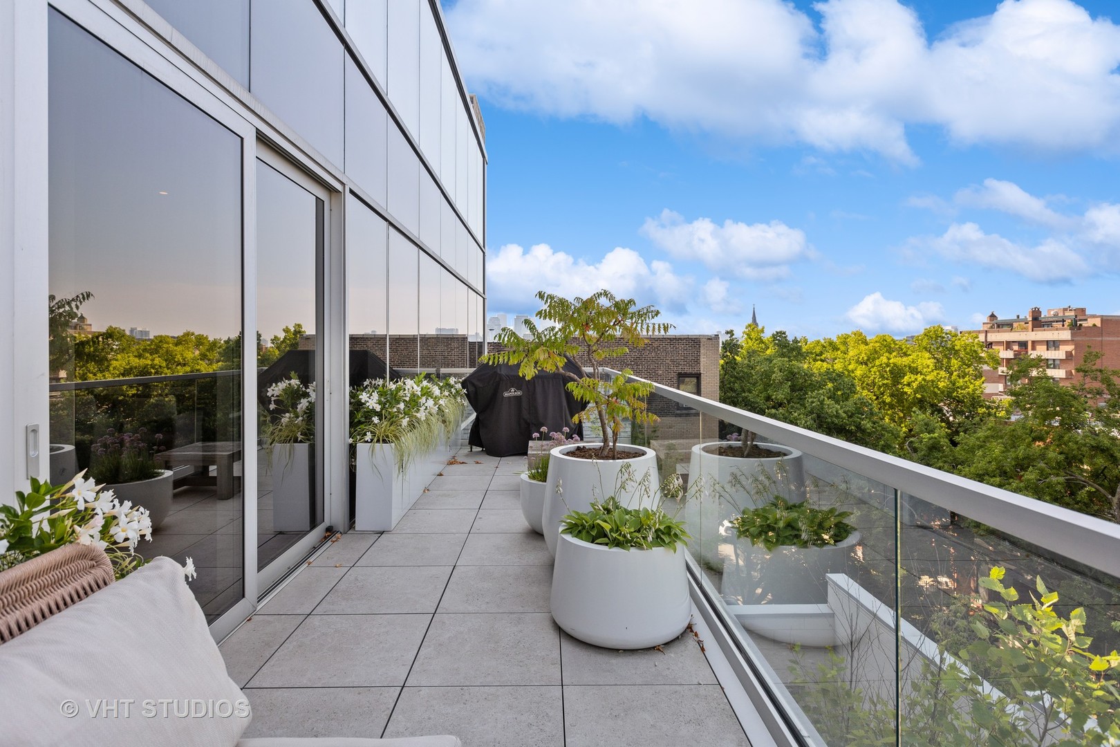 2035 N Orleans Street Unit: PH-W