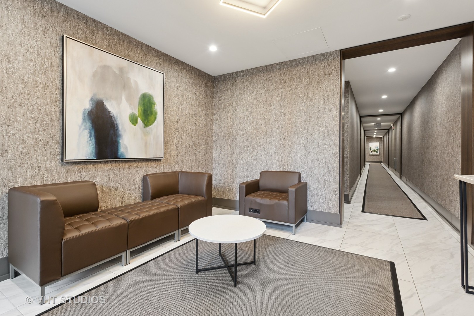 2035 N Orleans Street Unit: PH-W