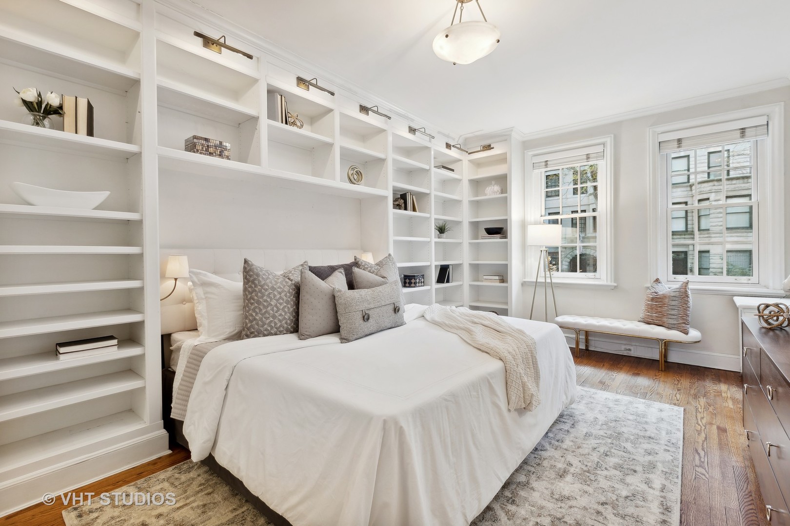 70 E Cedar Street Unit: 2W