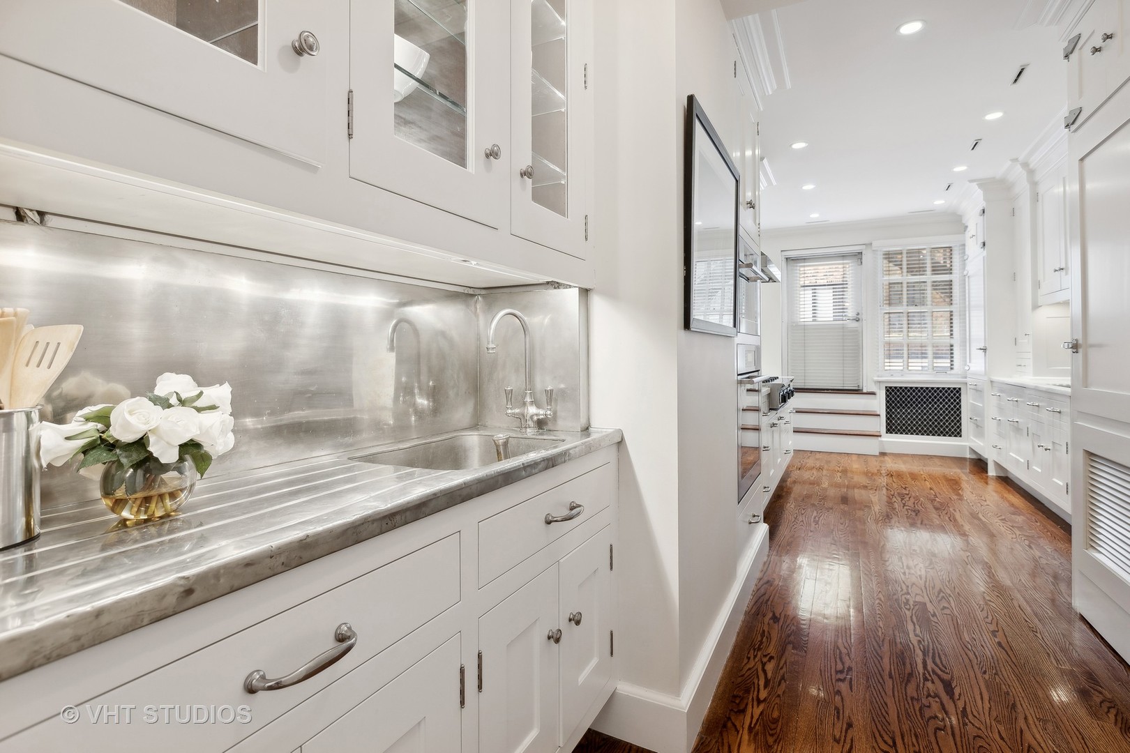 70 E Cedar Street Unit: 2W