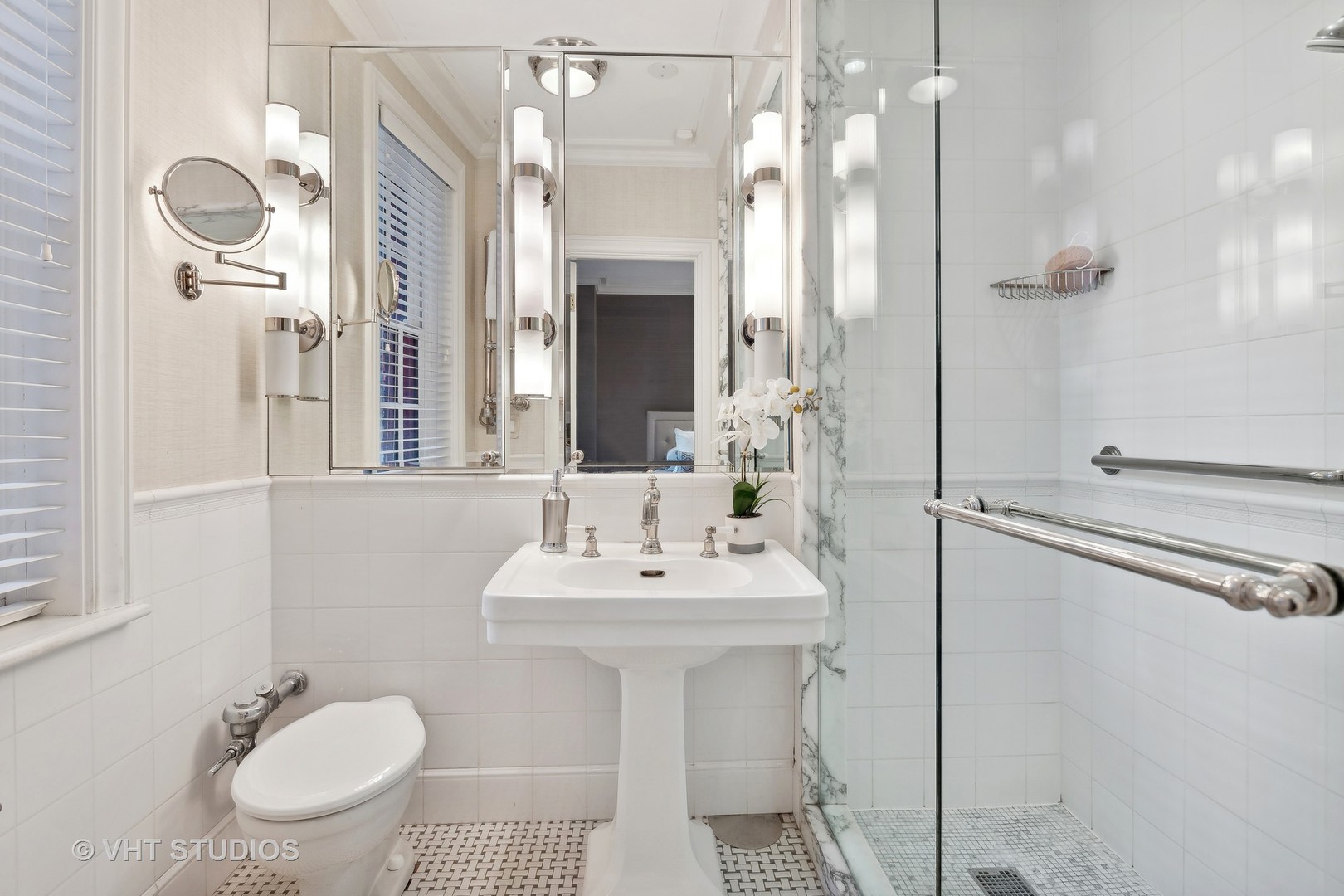 70 E Cedar Street Unit: 2W