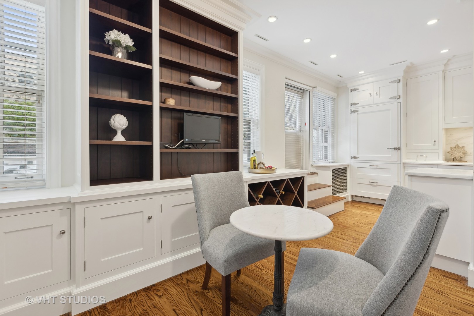 70 E Cedar Street Unit: 2W