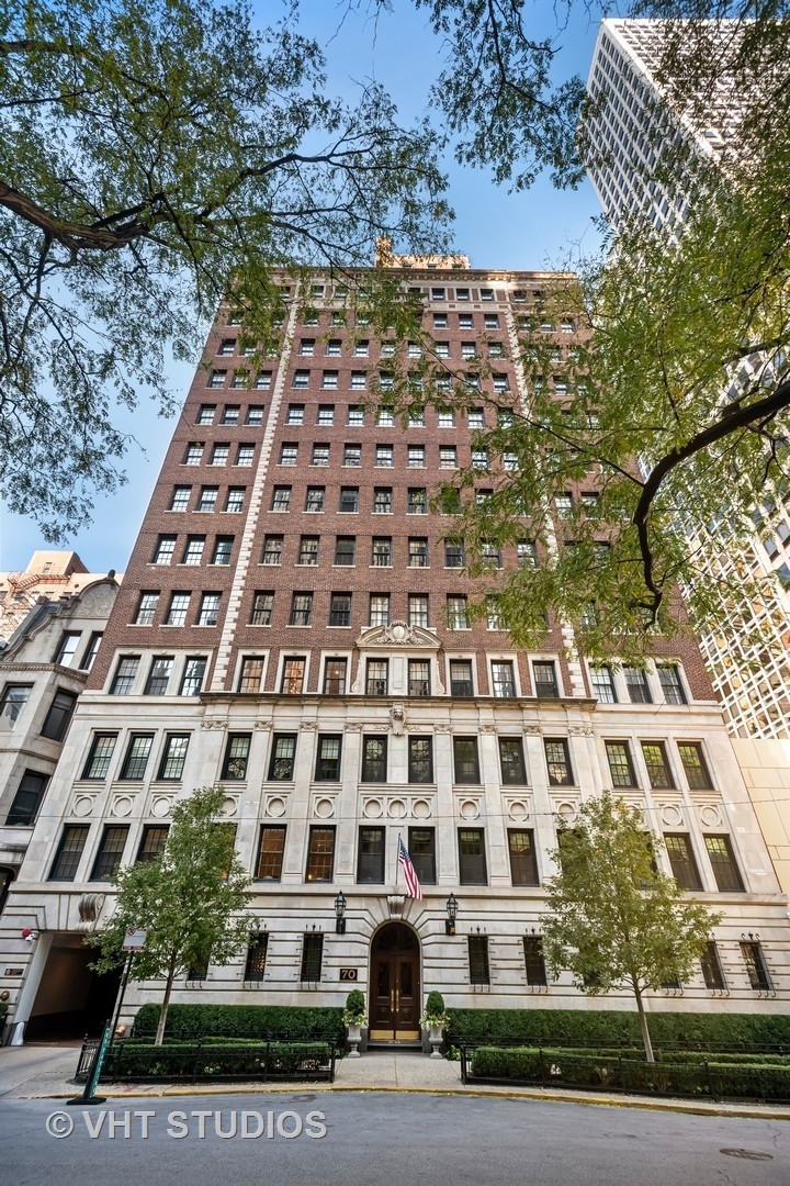 70 E Cedar Street Unit: 2W