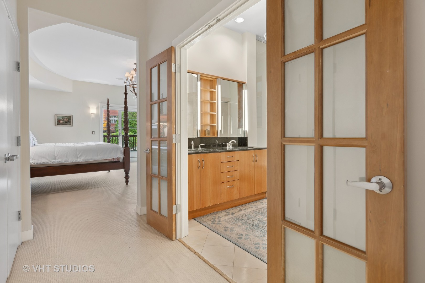 2137 N Seminary Avenue