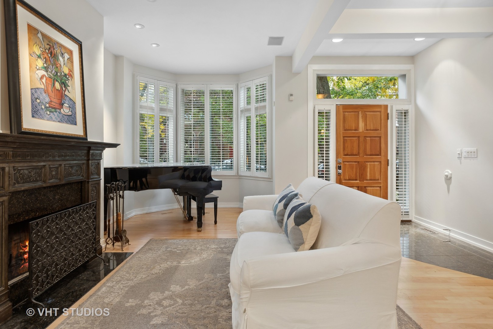 2137 N Seminary Avenue