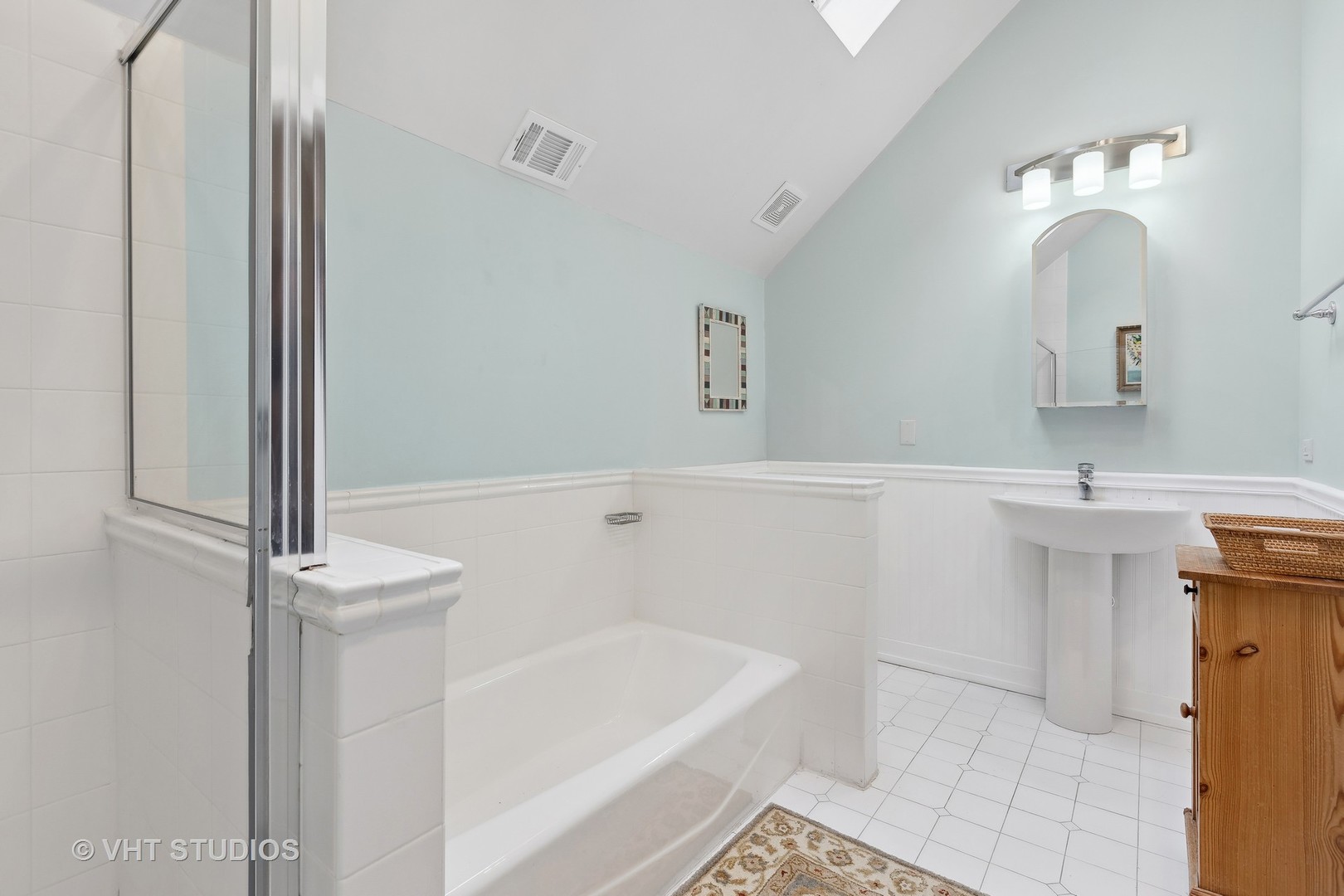 2137 N Seminary Avenue