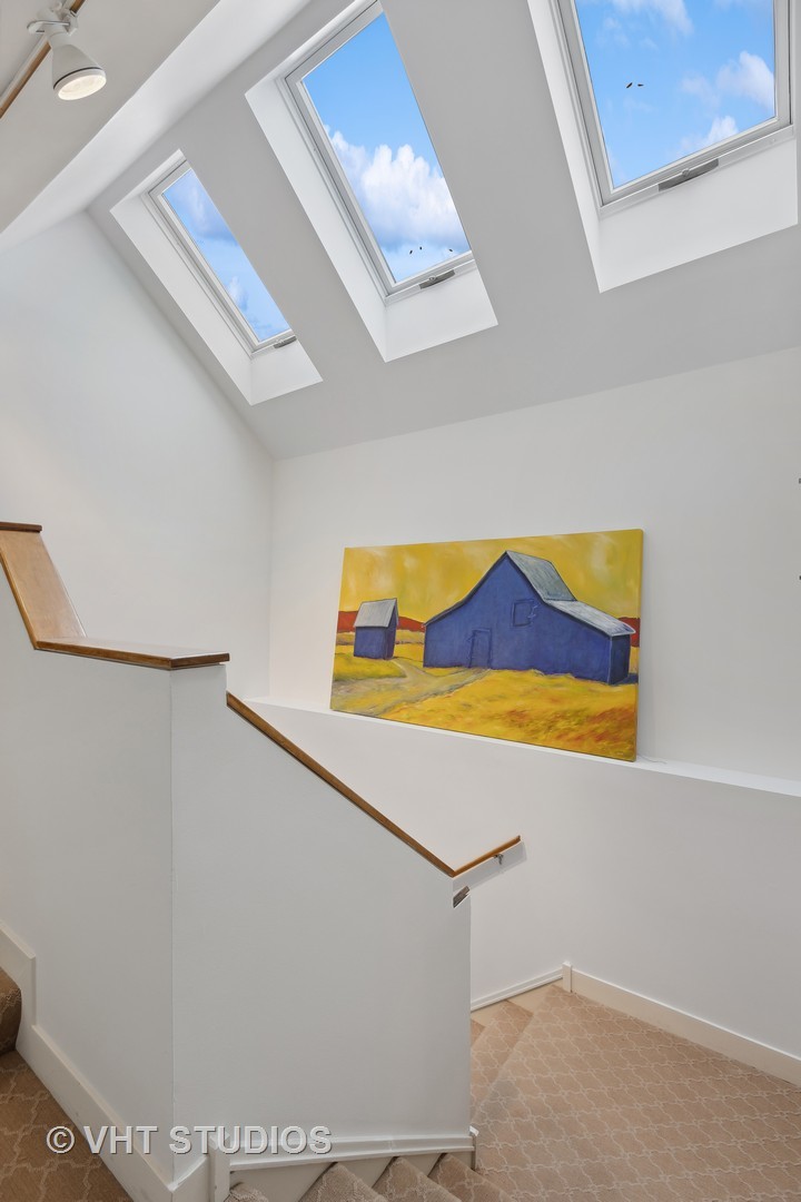 2137 N Seminary Avenue