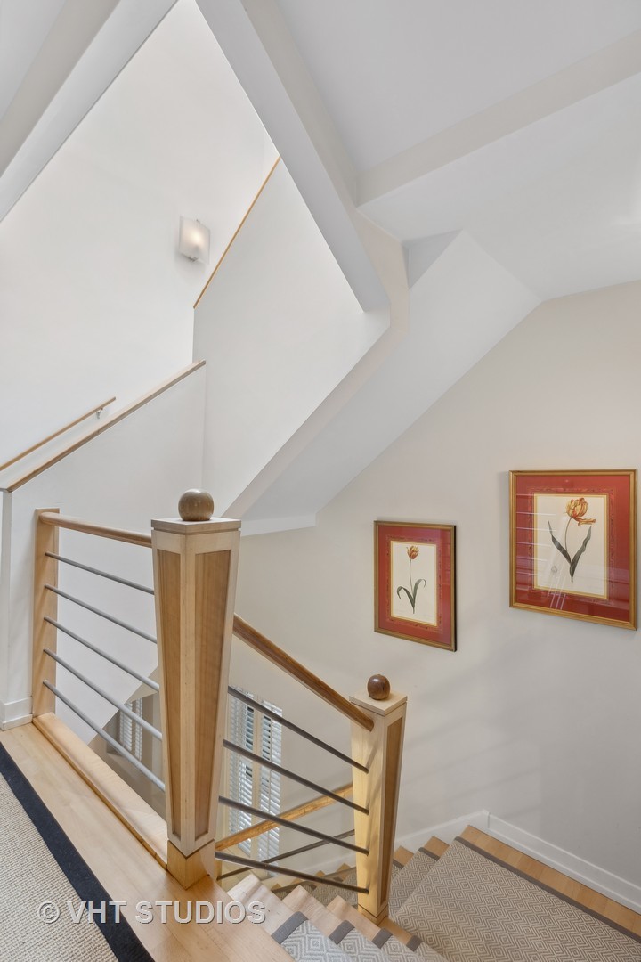 2137 N Seminary Avenue