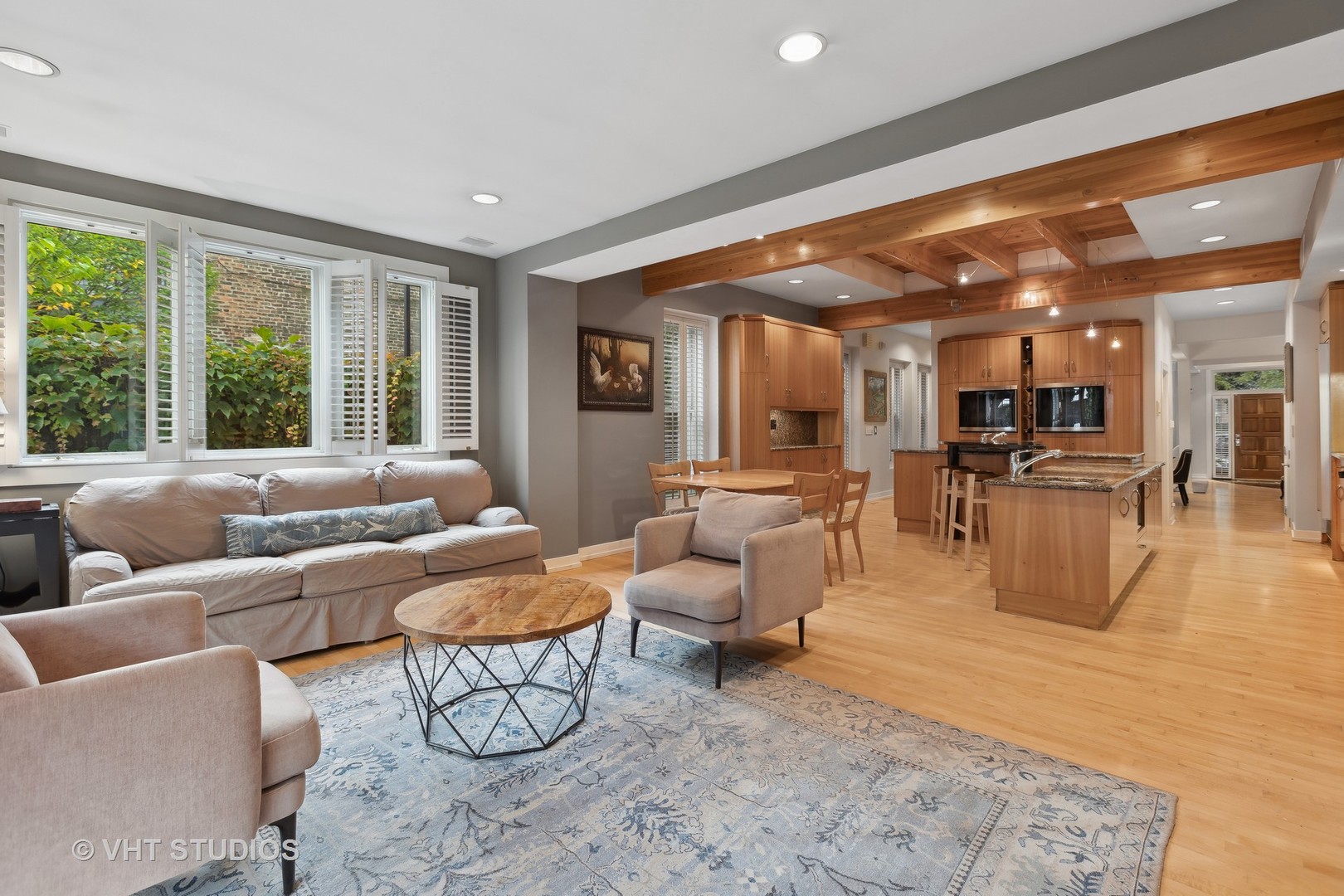 2137 N Seminary Avenue