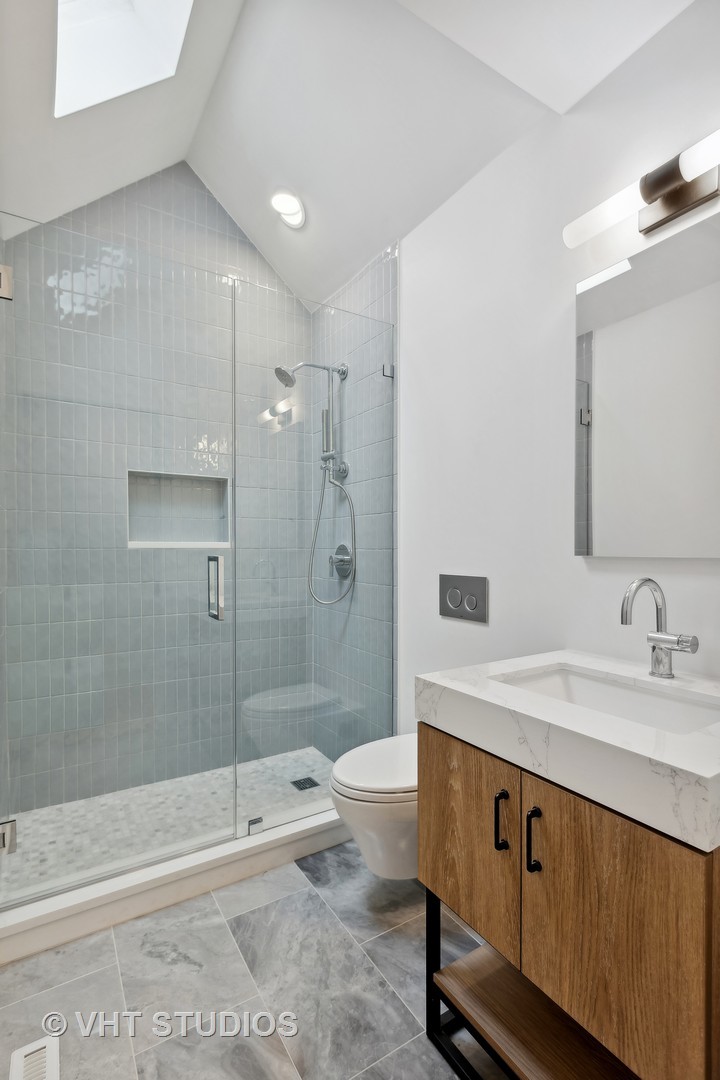 1930 N Honore Street Unit: CH