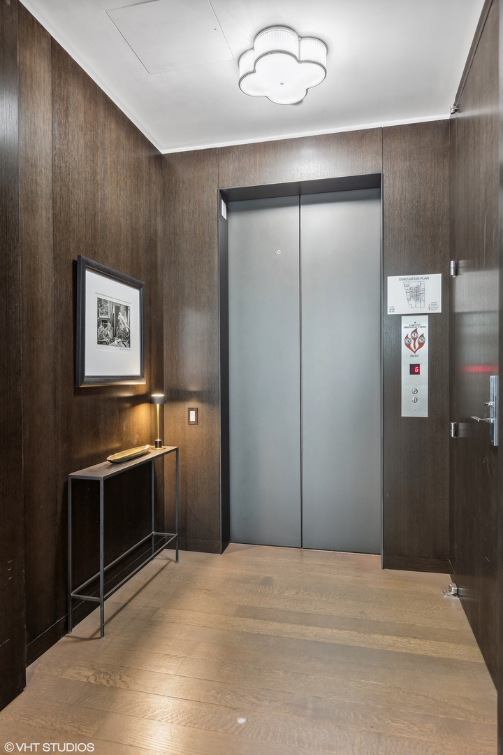 4 E Elm Street Unit: 22S