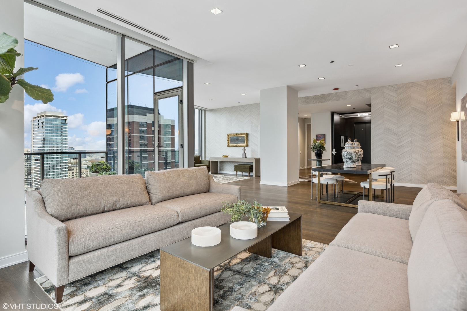 4 E Elm Street Unit: 22S