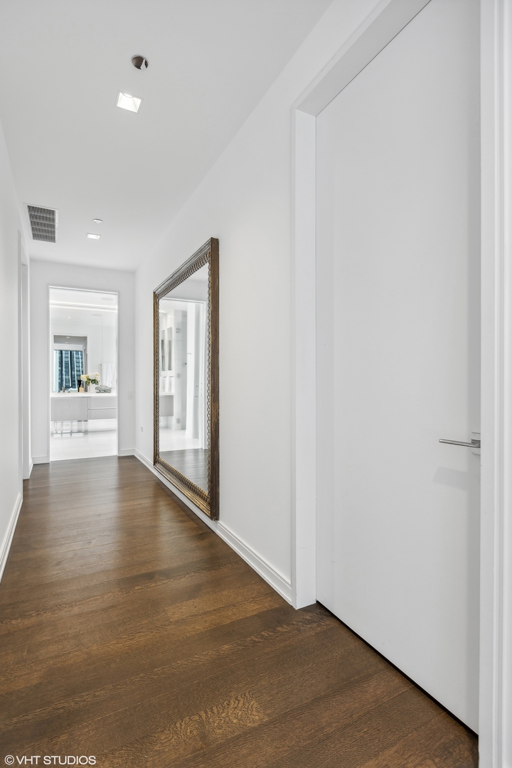 4 E Elm Street Unit: 22S