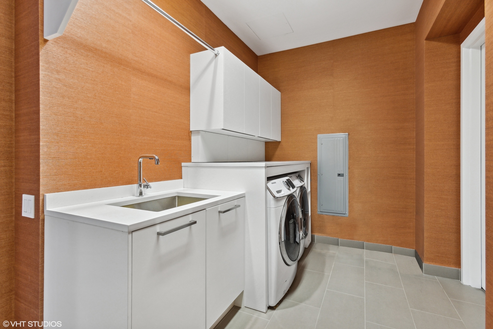 4 E Elm Street Unit: 22S