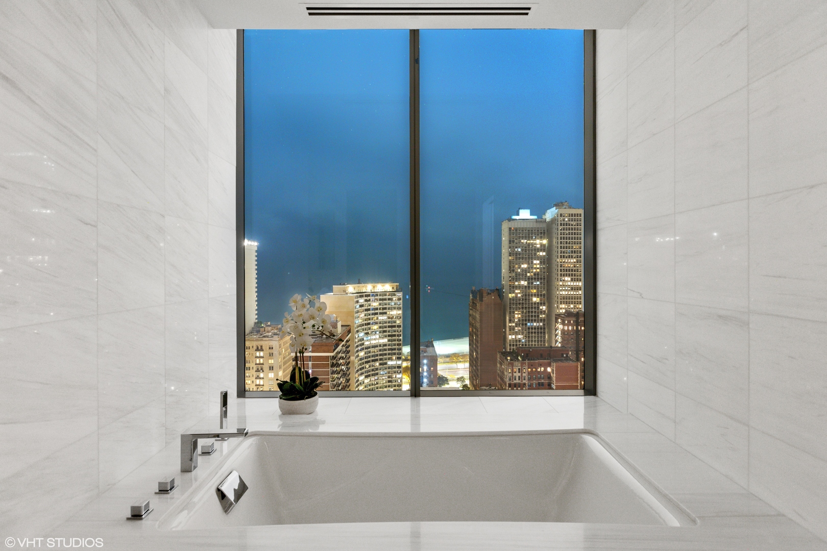 4 E Elm Street Unit: 22S