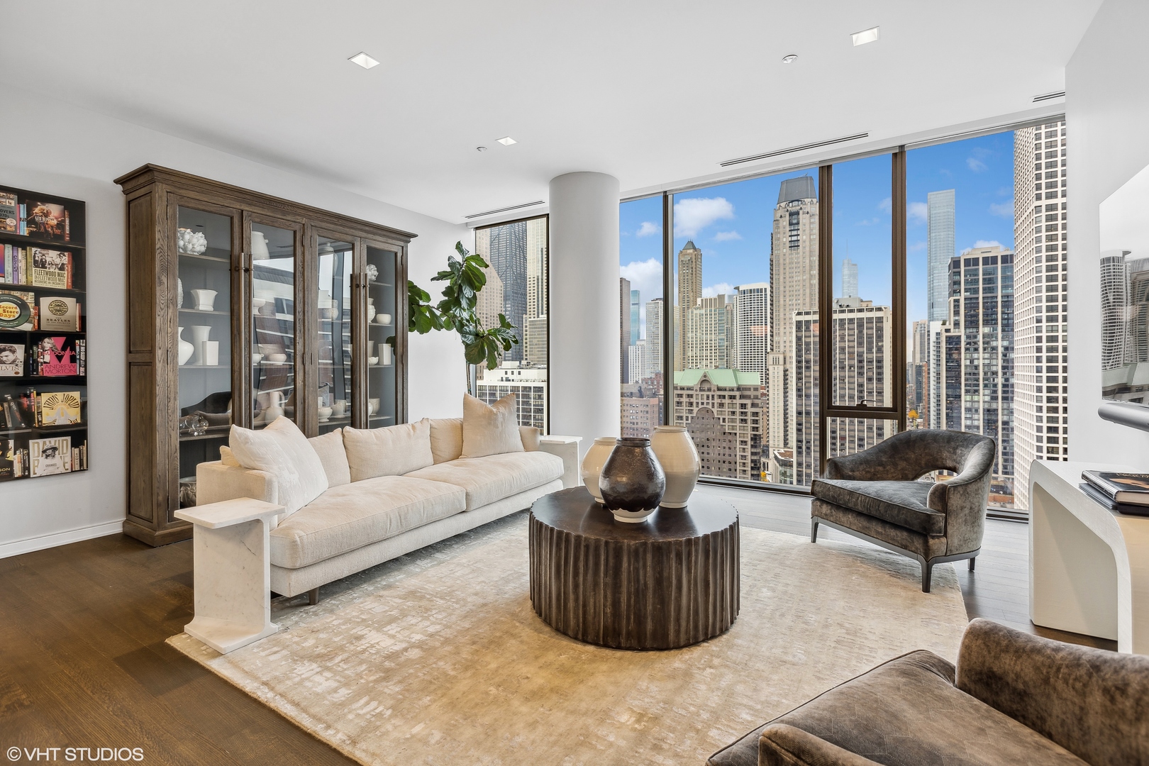 4 E Elm Street Unit: 22S