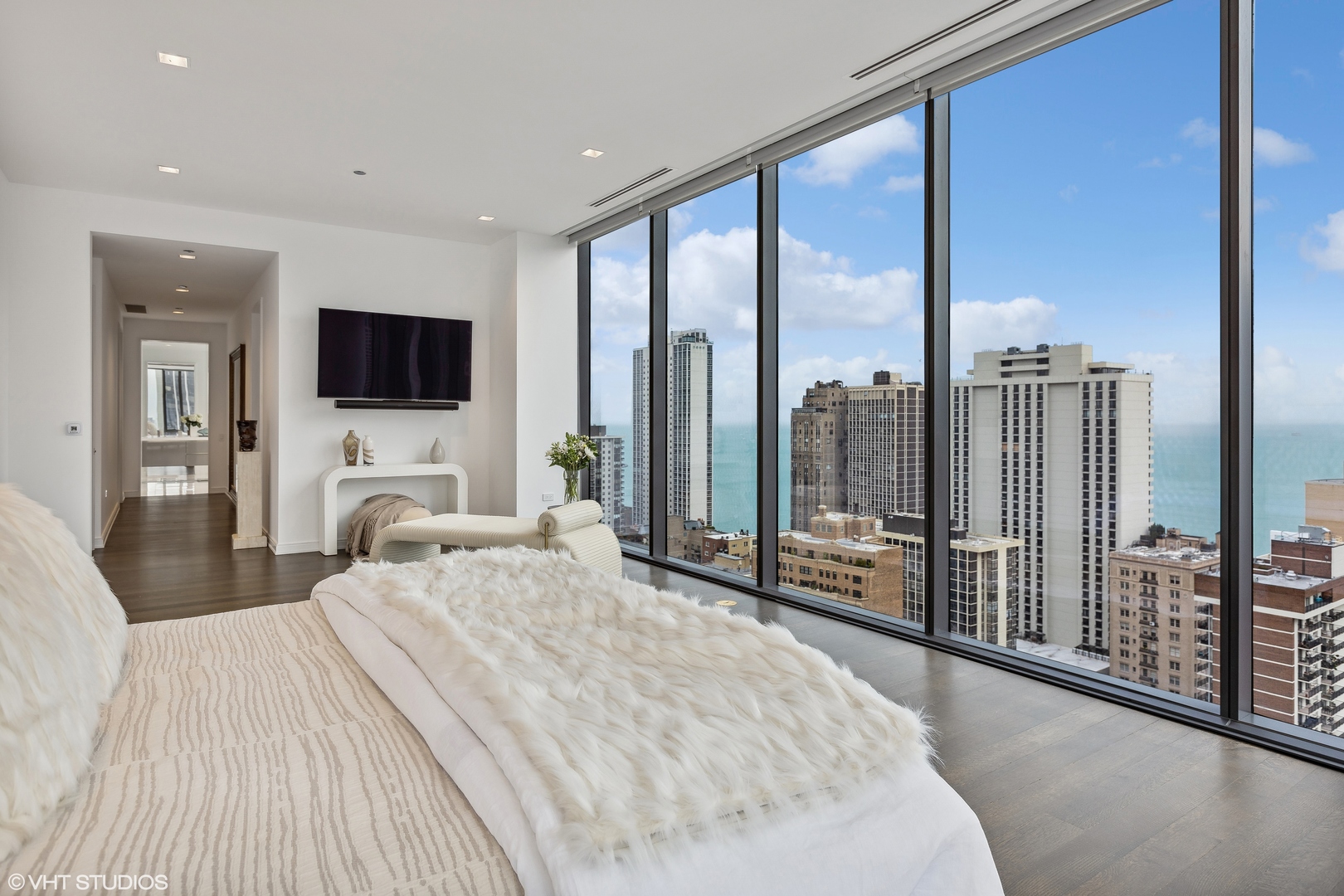 4 E Elm Street Unit: 22S