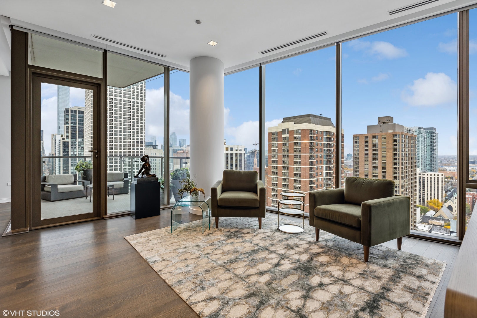 4 E Elm Street Unit: 22S