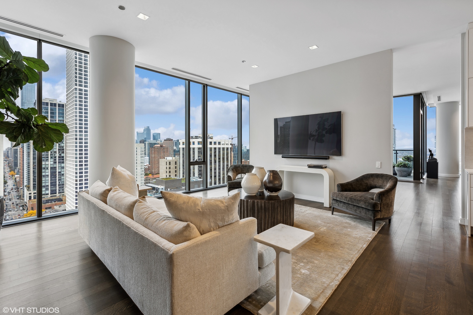 4 E Elm Street Unit: 22S