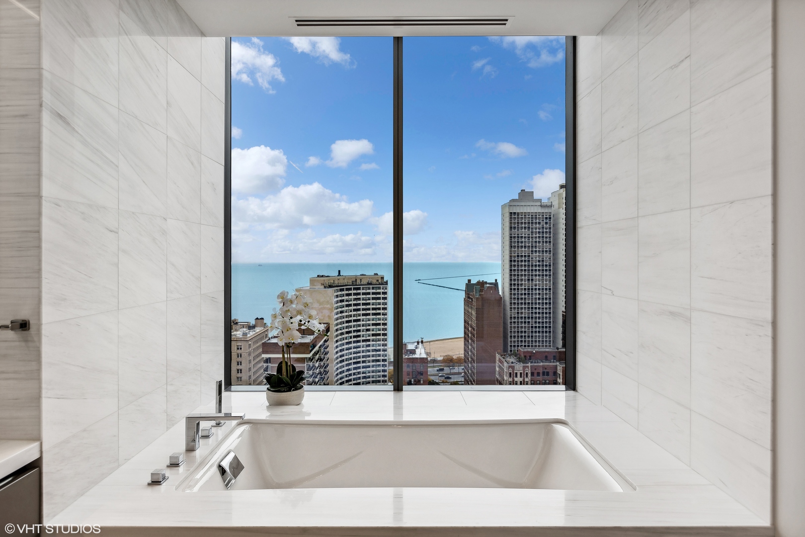 4 E Elm Street Unit: 22S