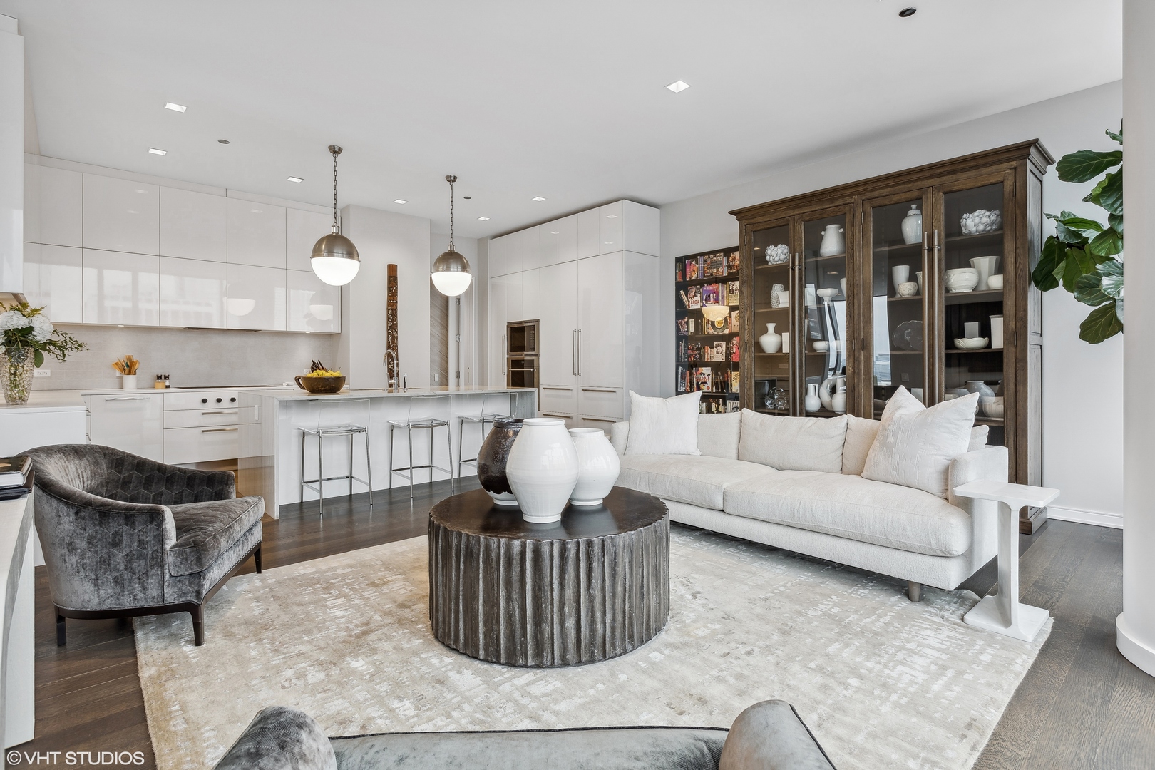 4 E Elm Street Unit: 22S