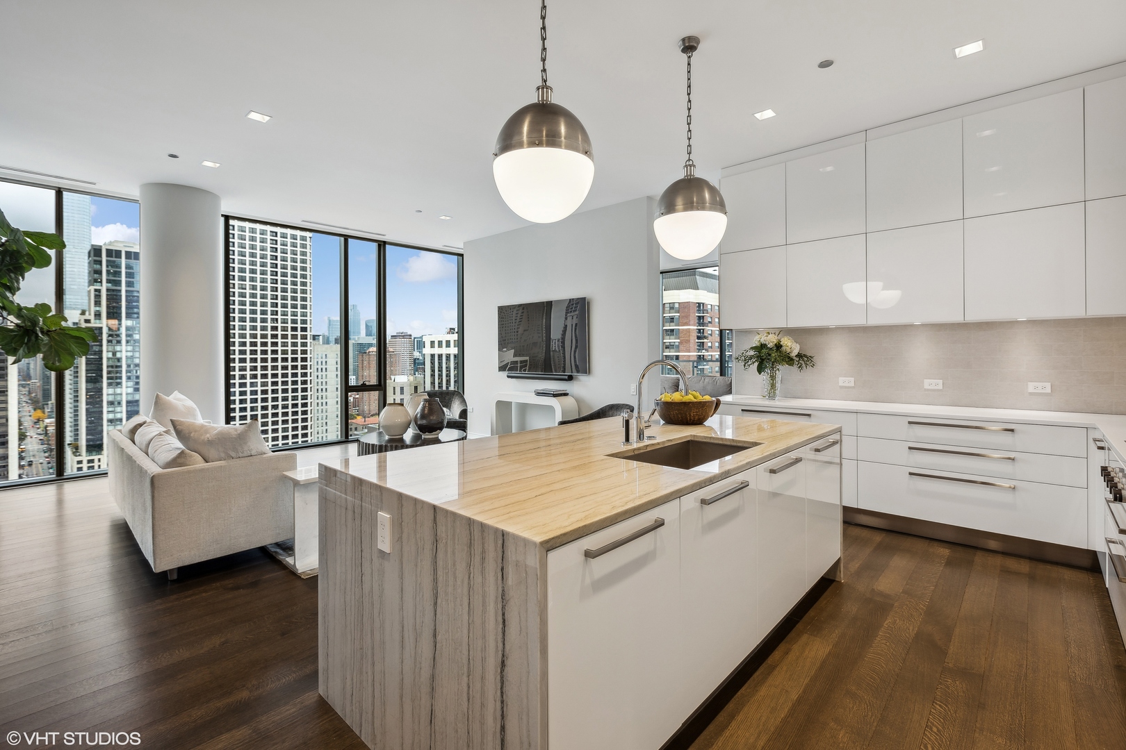 4 E Elm Street Unit: 22S