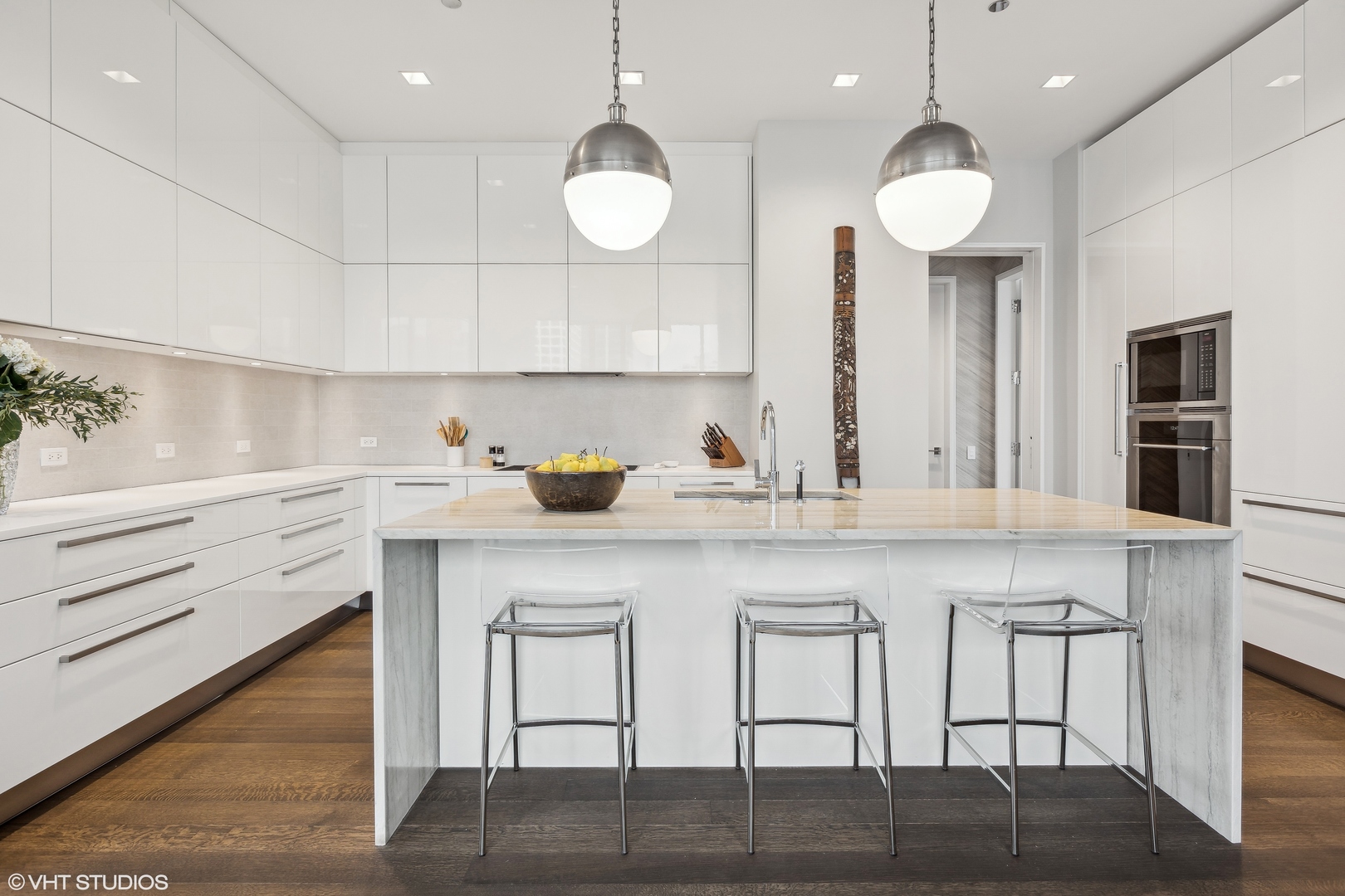 4 E Elm Street Unit: 22S