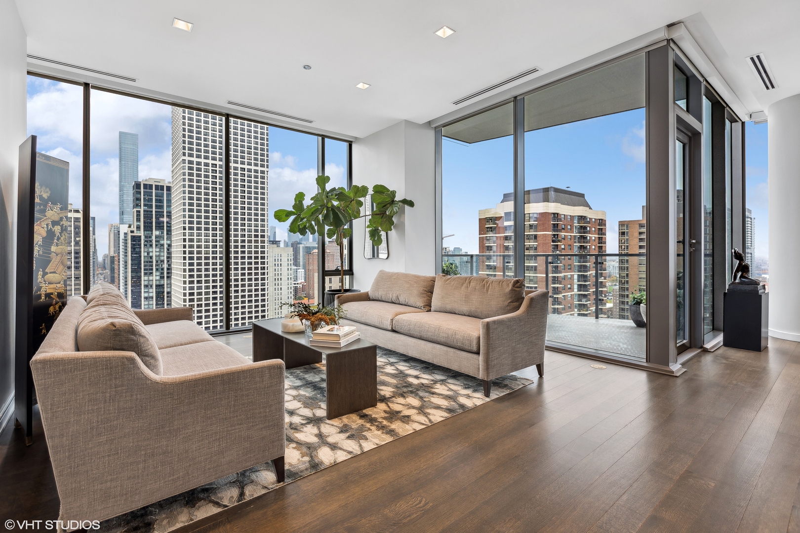 4 E Elm Street Unit: 22S