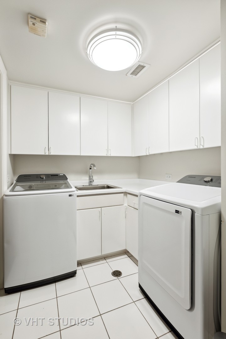 189 E Lake Shore Drive Unit: 2E