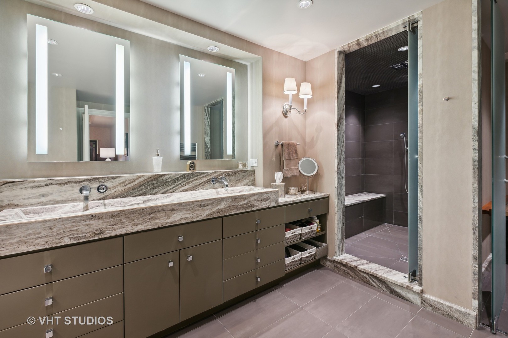 189 E Lake Shore Drive Unit: 2E