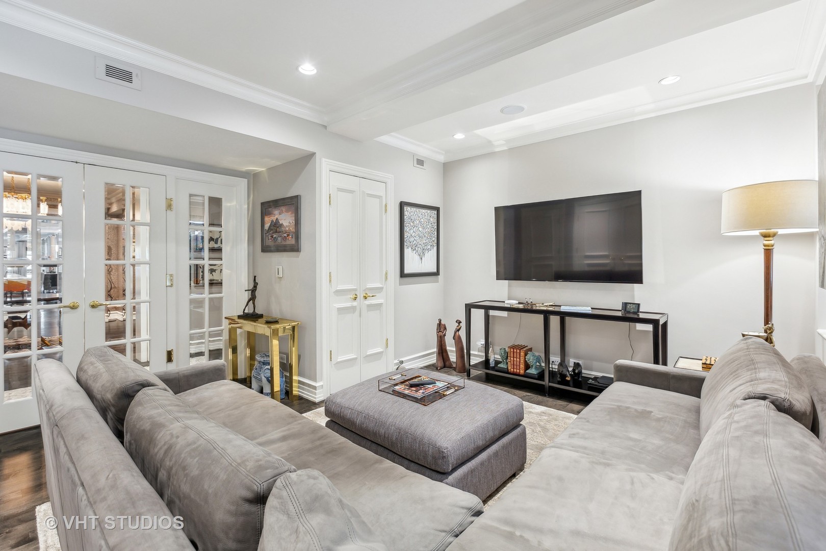 189 E Lake Shore Drive Unit: 2E