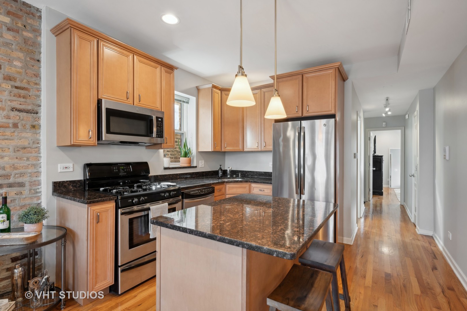 924 N Wolcott Avenue Unit: 2