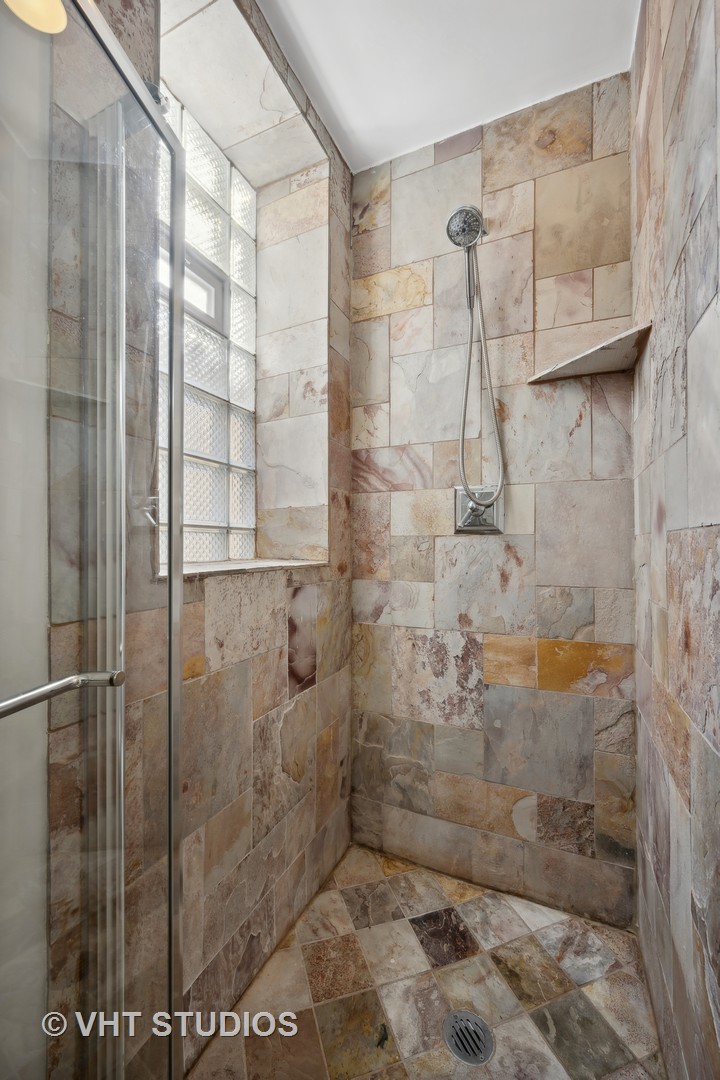 924 N Wolcott Avenue Unit: 2