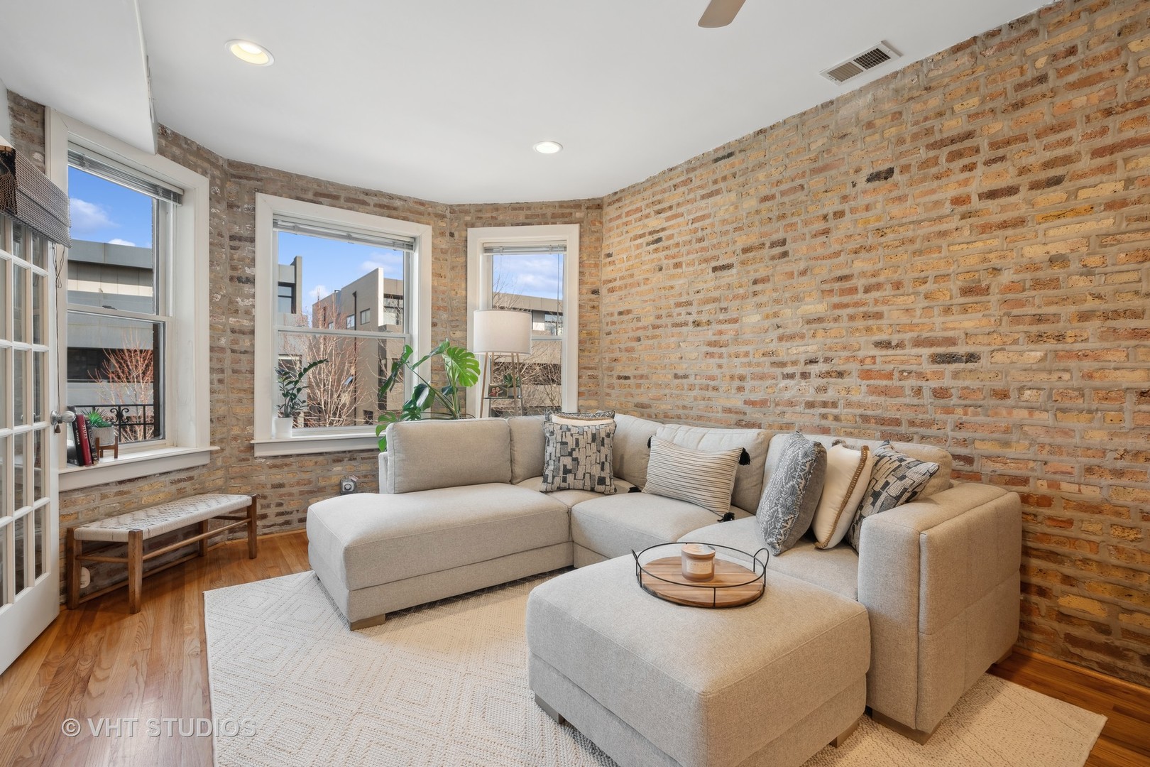 924 N Wolcott Avenue Unit: 2