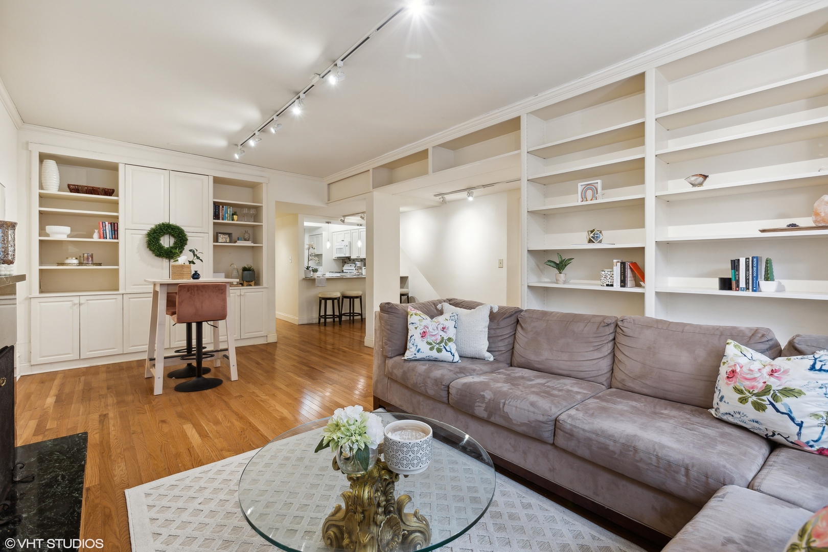 1936 N Lincoln Avenue Unit: GARDEN