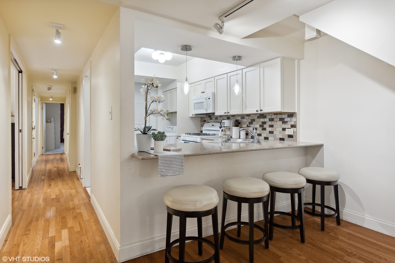 1936 N Lincoln Avenue Unit: GARDEN