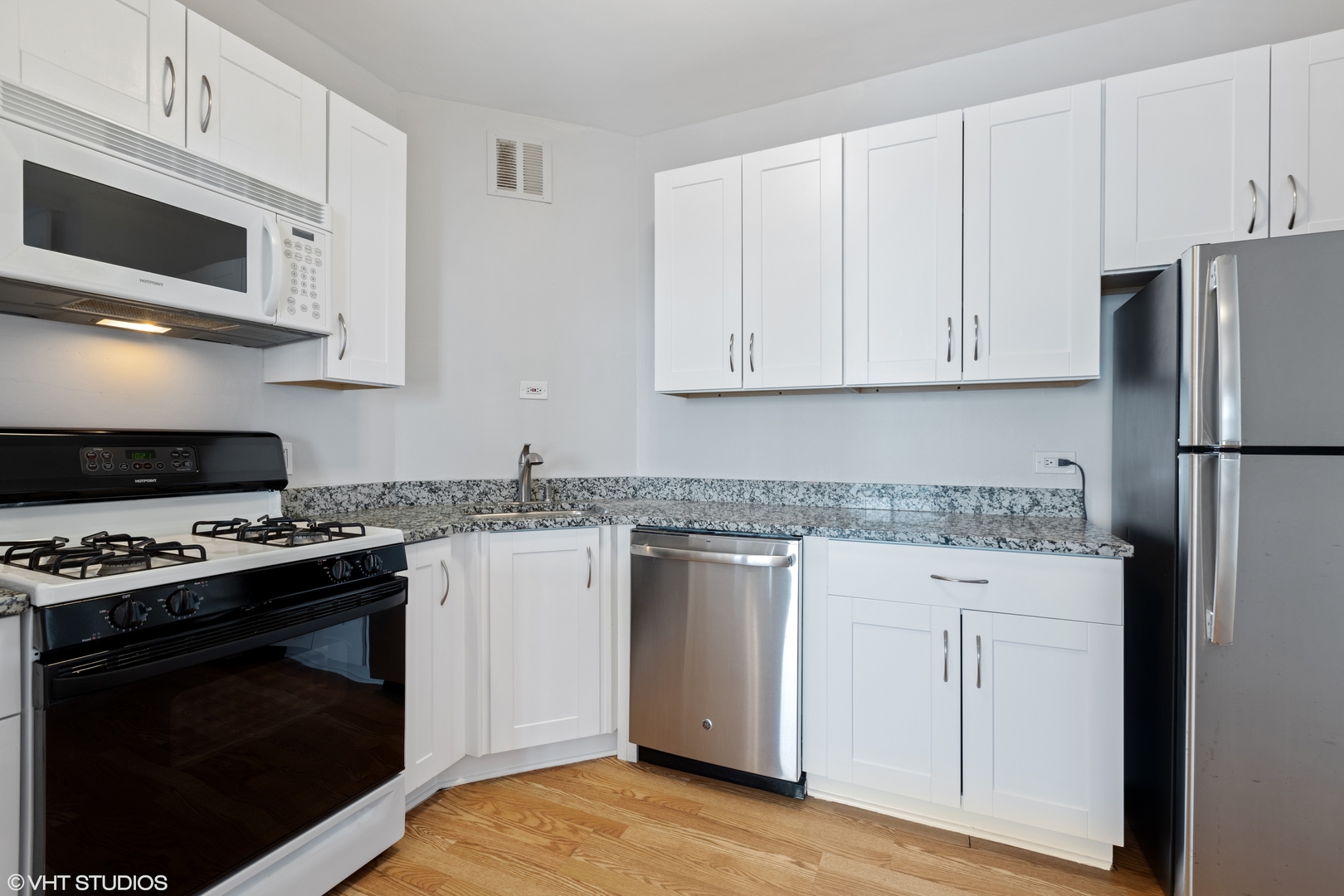 3200 N Lake Shore Drive Unit: 1808
