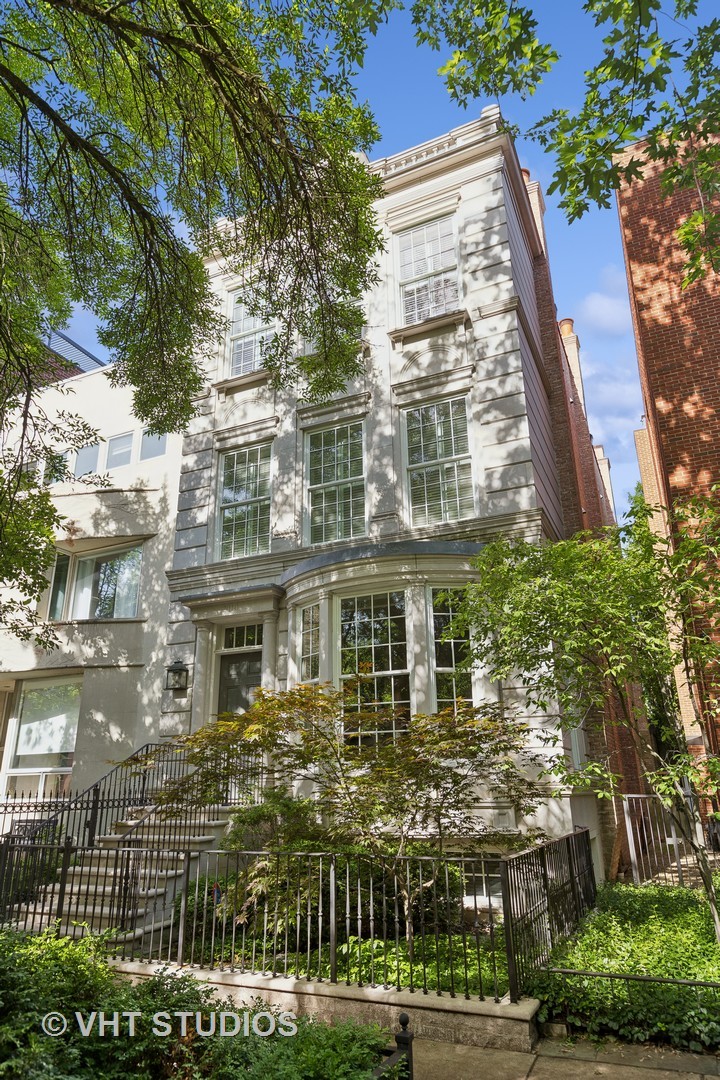 2010 N Mohawk Street