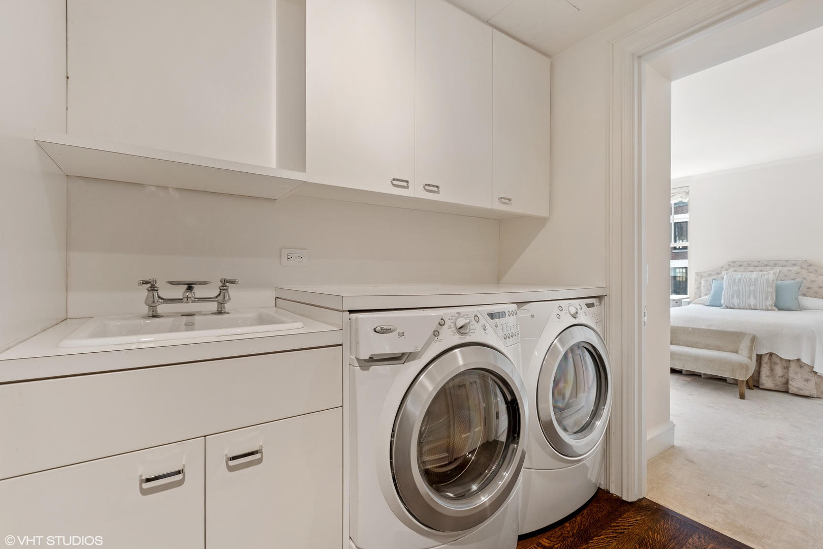 219 E Lake Shore Drive Unit: 8AB