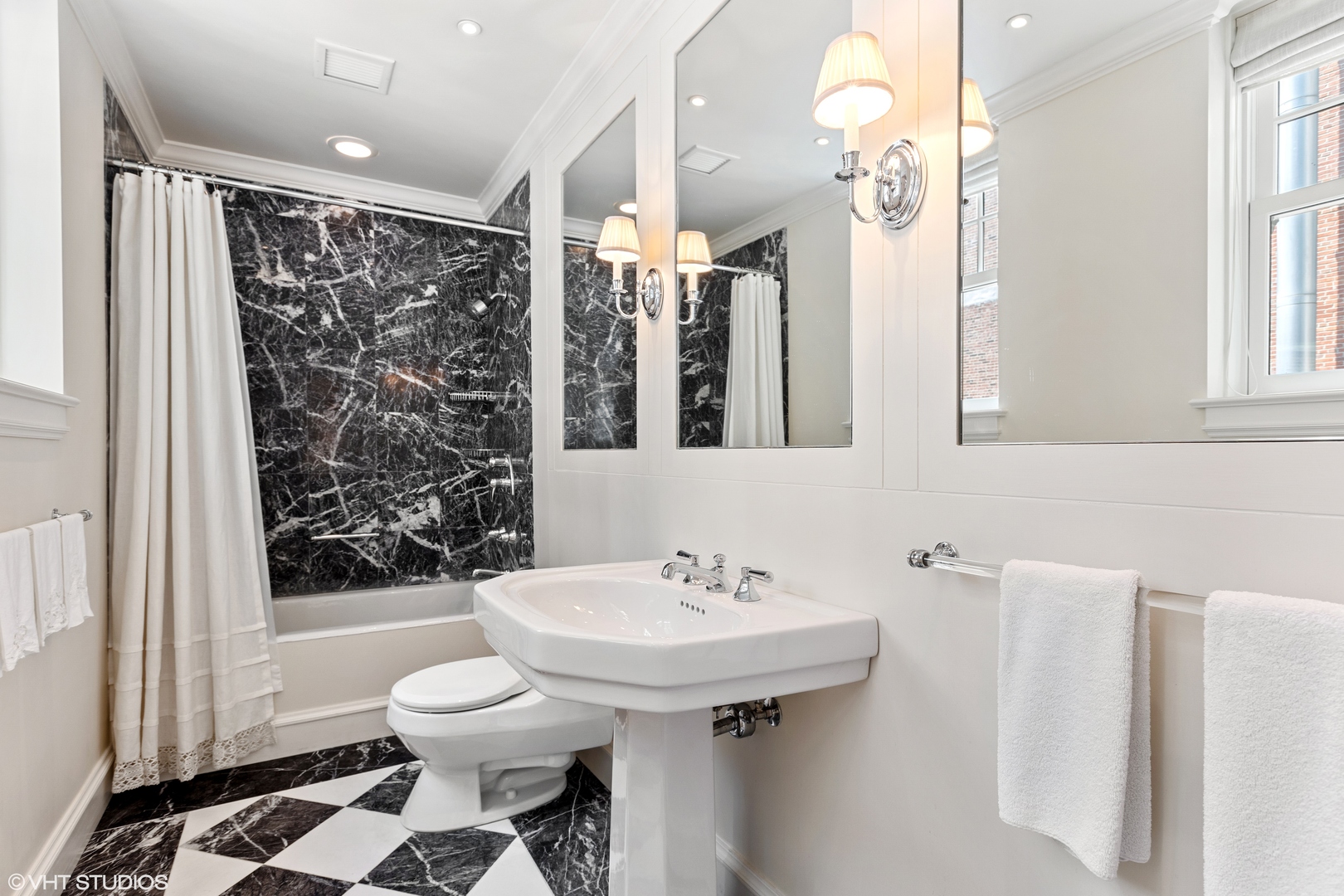 219 E Lake Shore Drive Unit: 8AB
