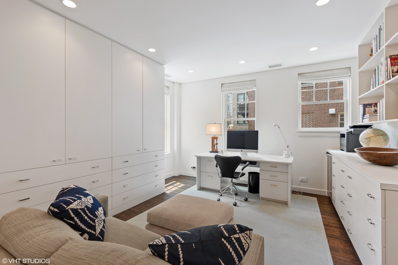 219 E Lake Shore Drive Unit: 8AB