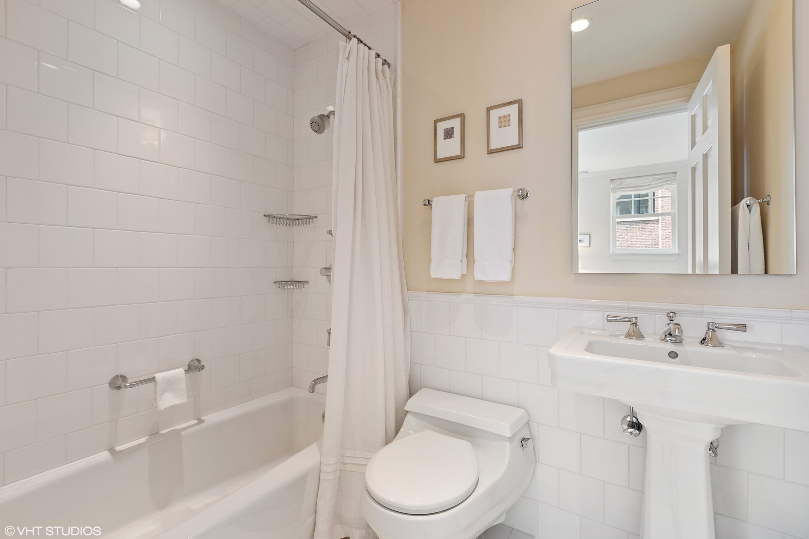 219 E Lake Shore Drive Unit: 8AB