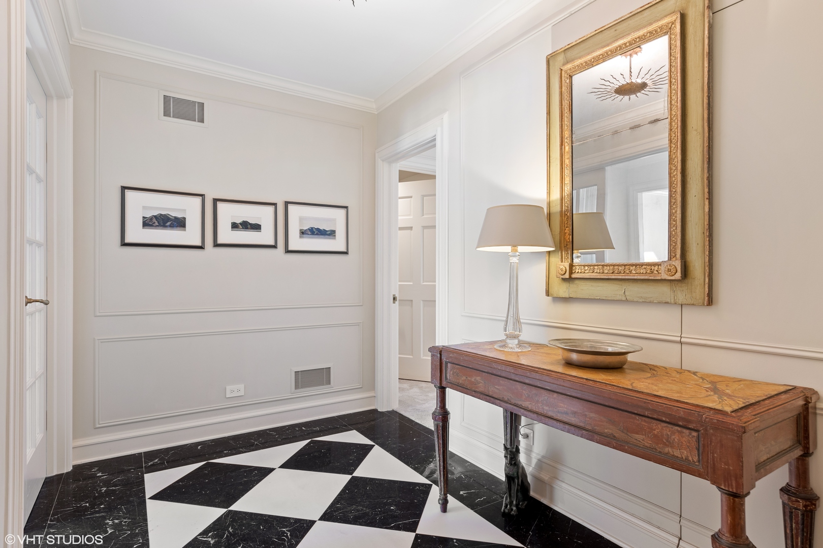 219 E Lake Shore Drive Unit: 8AB