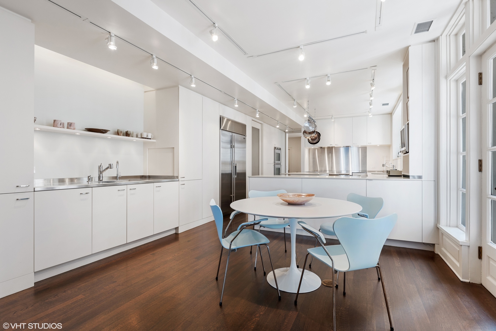 219 E Lake Shore Drive Unit: 8AB