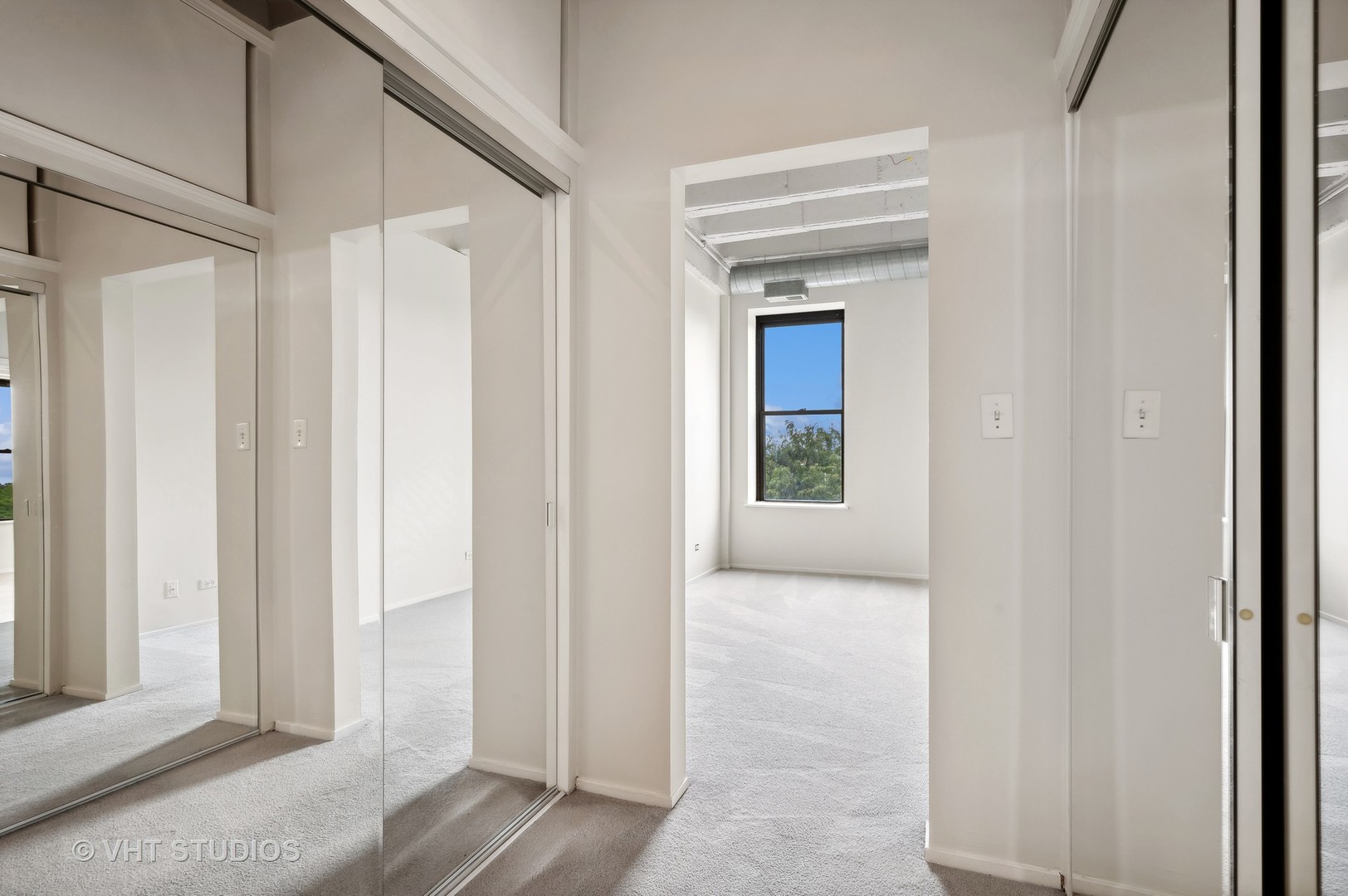 811 S LYTLE Street Unit: 407
